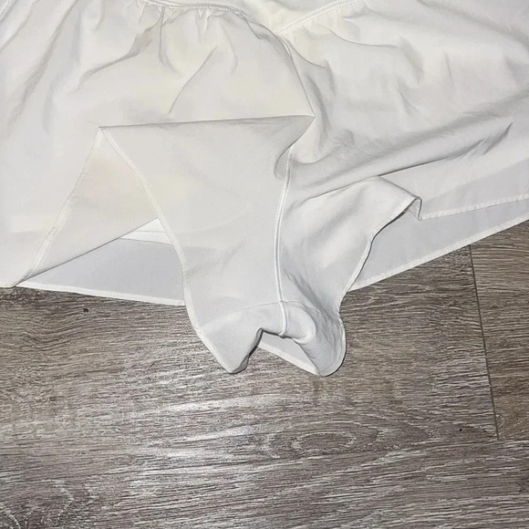 OFFLINE By Aerie Real Me Crossover Flowy Short white medium - Picture 5 of 9